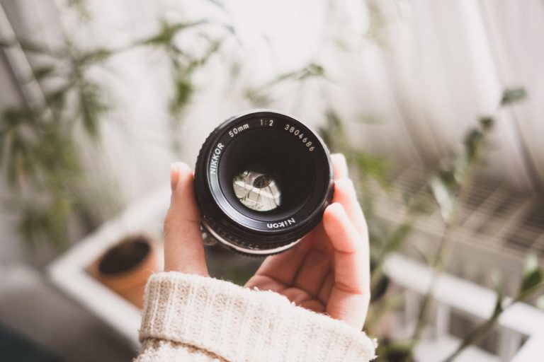 Capturing Moments: A Photographer’s Guide to Essential Gear